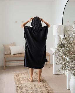 Terra Hooded Poncho Black