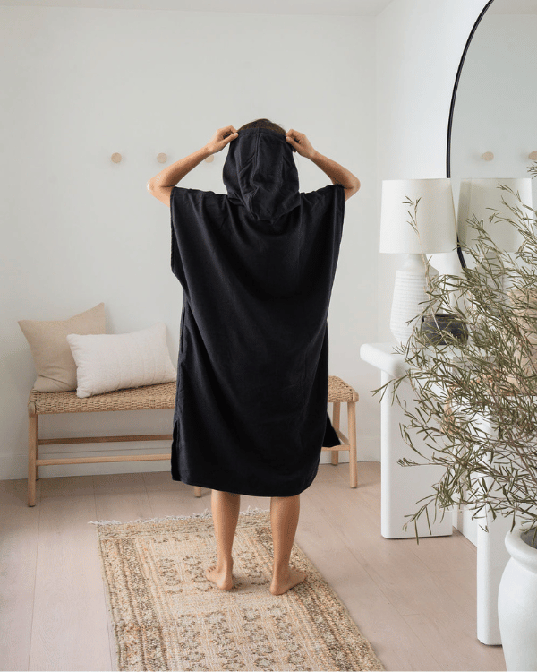 Terra Hooded Poncho Black