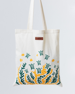 Swimming Turtles Everyday Tote