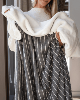 Dreamy Stripe Plush Blanket - Black