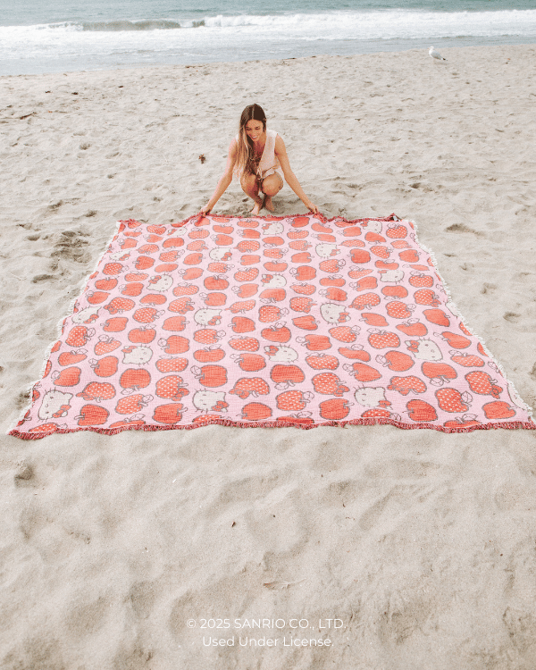 Hello Kitty® Apple - PARTY BLANKET™